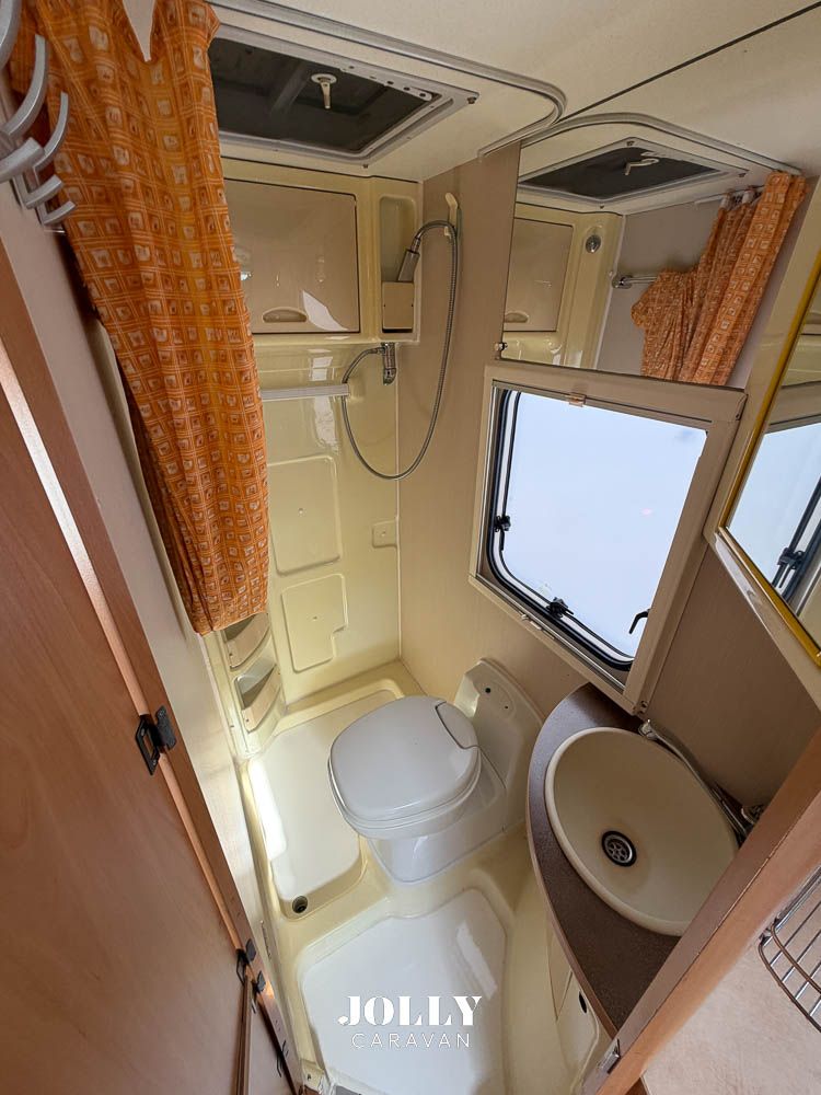 CHALLENGER GENESIS 38 - Camper Usato Padova Camper Usato Veneto - Jolly Caravan -05.jpg